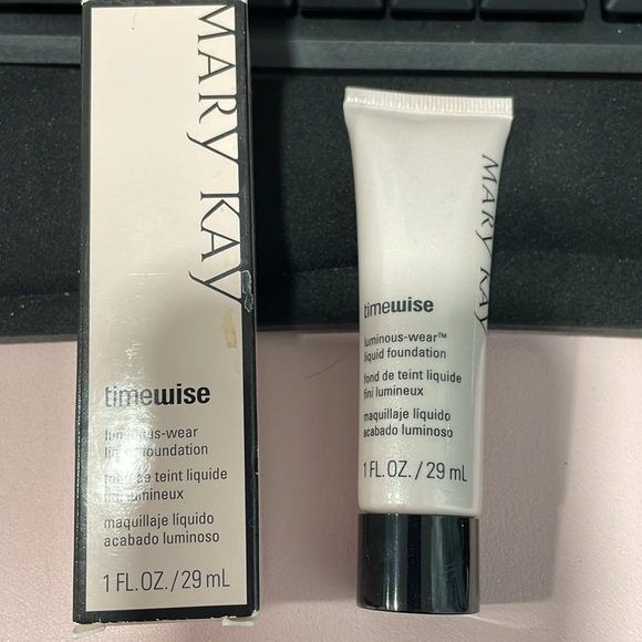 Timewise Liquid Foundation Bronze - Picture 3 of 5